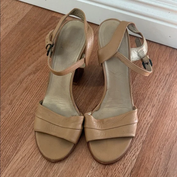 STUART WEITZMAN Brown Tan Chunky Wooden Heel Sandal Size 8.5 - Picture 3 of 7